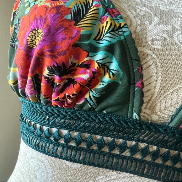 Floral Green Bikini Top - Picture 2 of 3
